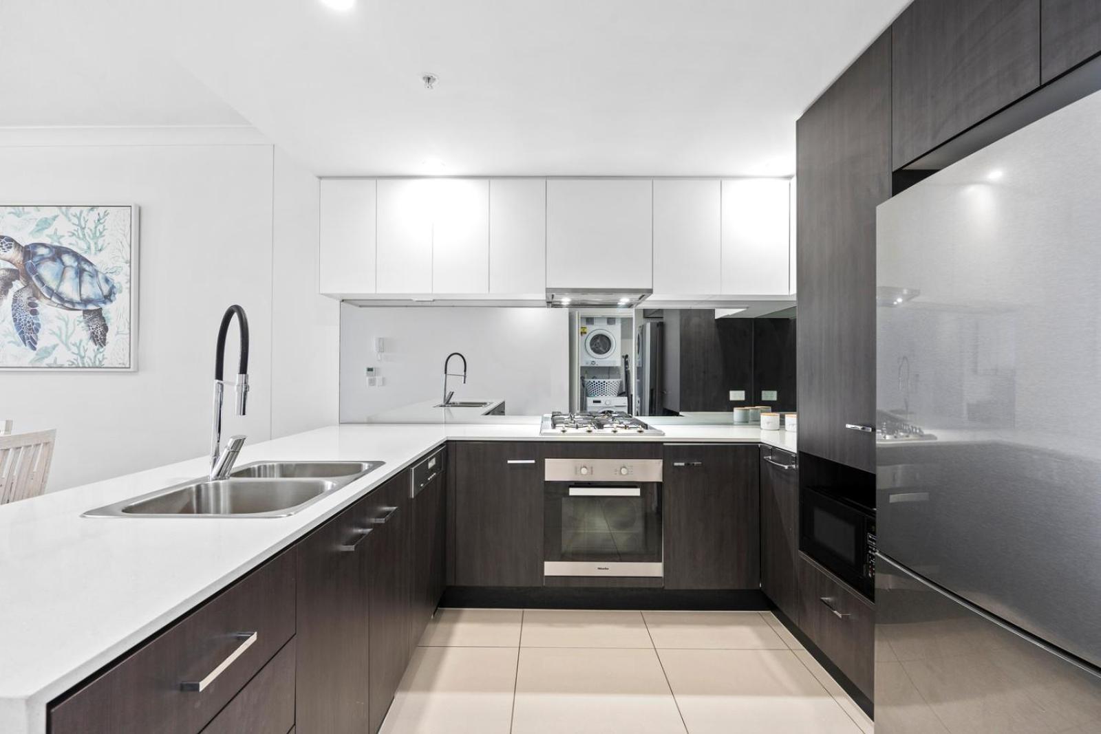 Harbour Quays Apartments Gold Coast Exterior photo